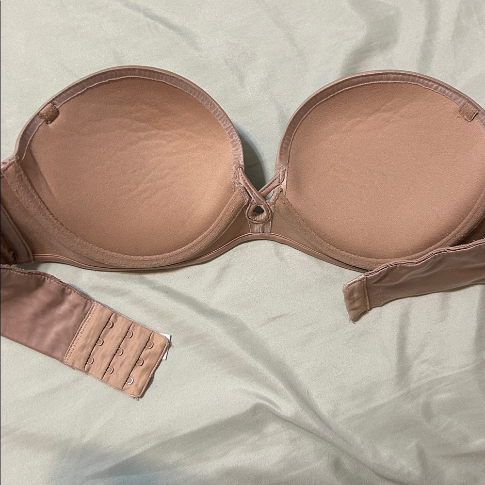 Strapless Nude Bra Victoria secrets - Picture 3 of 5